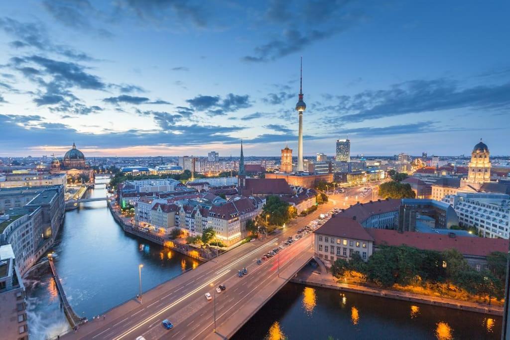 Holiday 33 Apartment K Next To Alexanderplatz Берлин Екстериор снимка